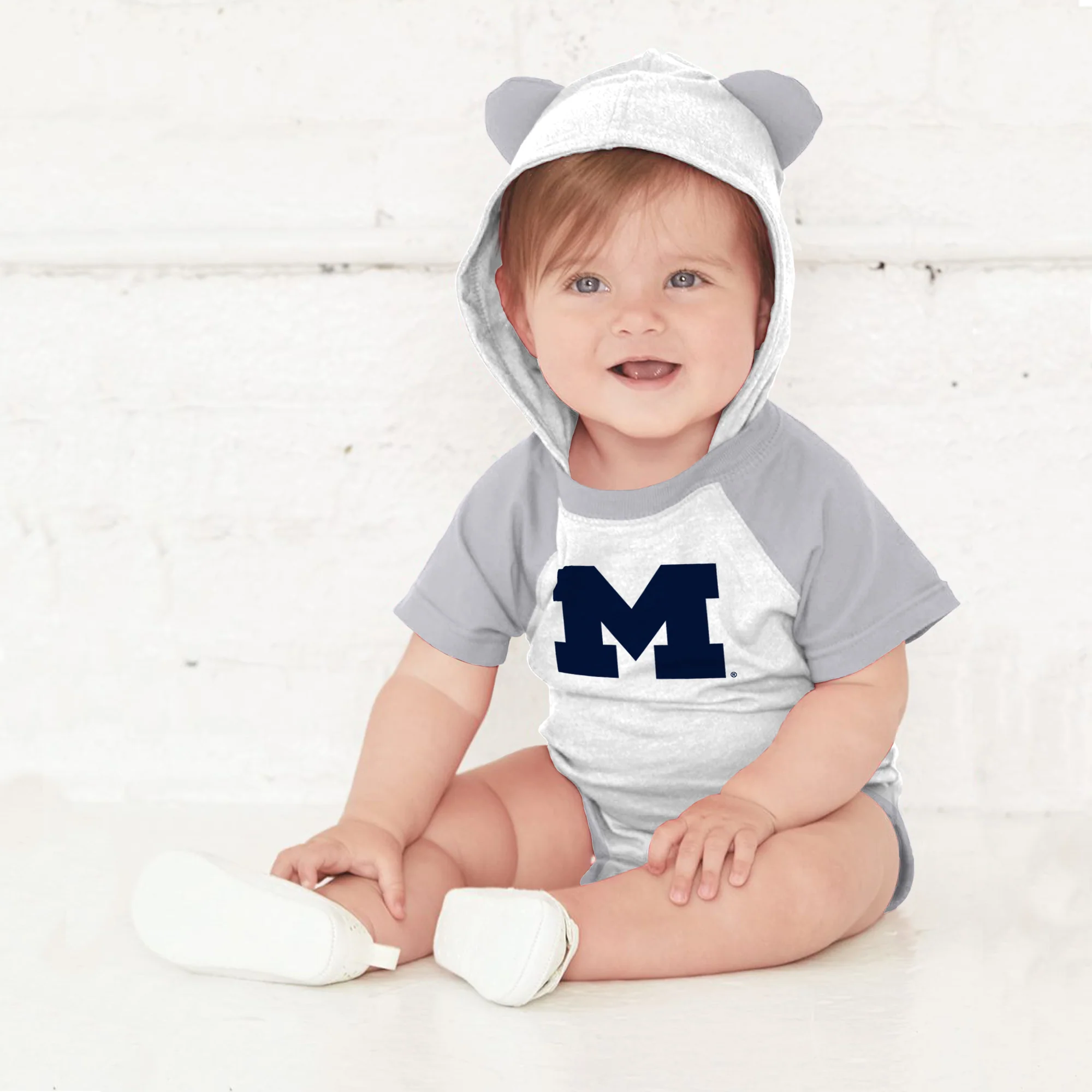 Michigan Wolverines Primary Logo Hooded Bear Ears Creeper Bodysuit - White/Heather - Image 4